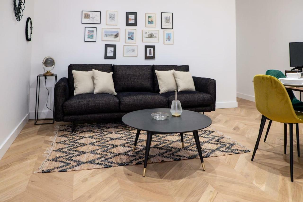 2 Chambres, Hyper-centre Avec Joli Patio * Nantes