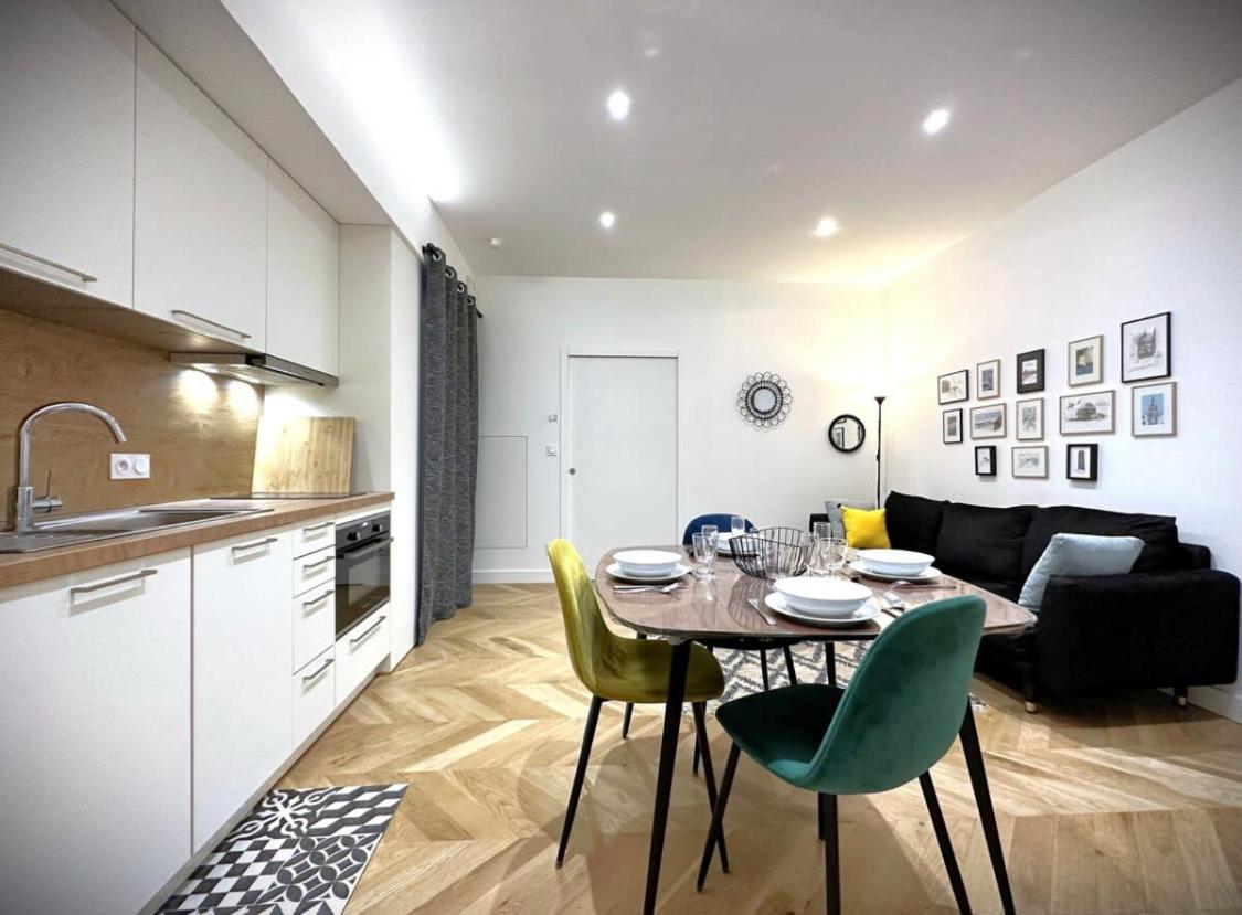 Apartment Hypercentre 2 Au Calme Avec Joli Patio Privatif *